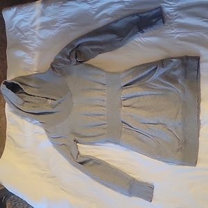 Derek Heart hooded sweatshirt, front pockets, wide waist, size medium, gray.
